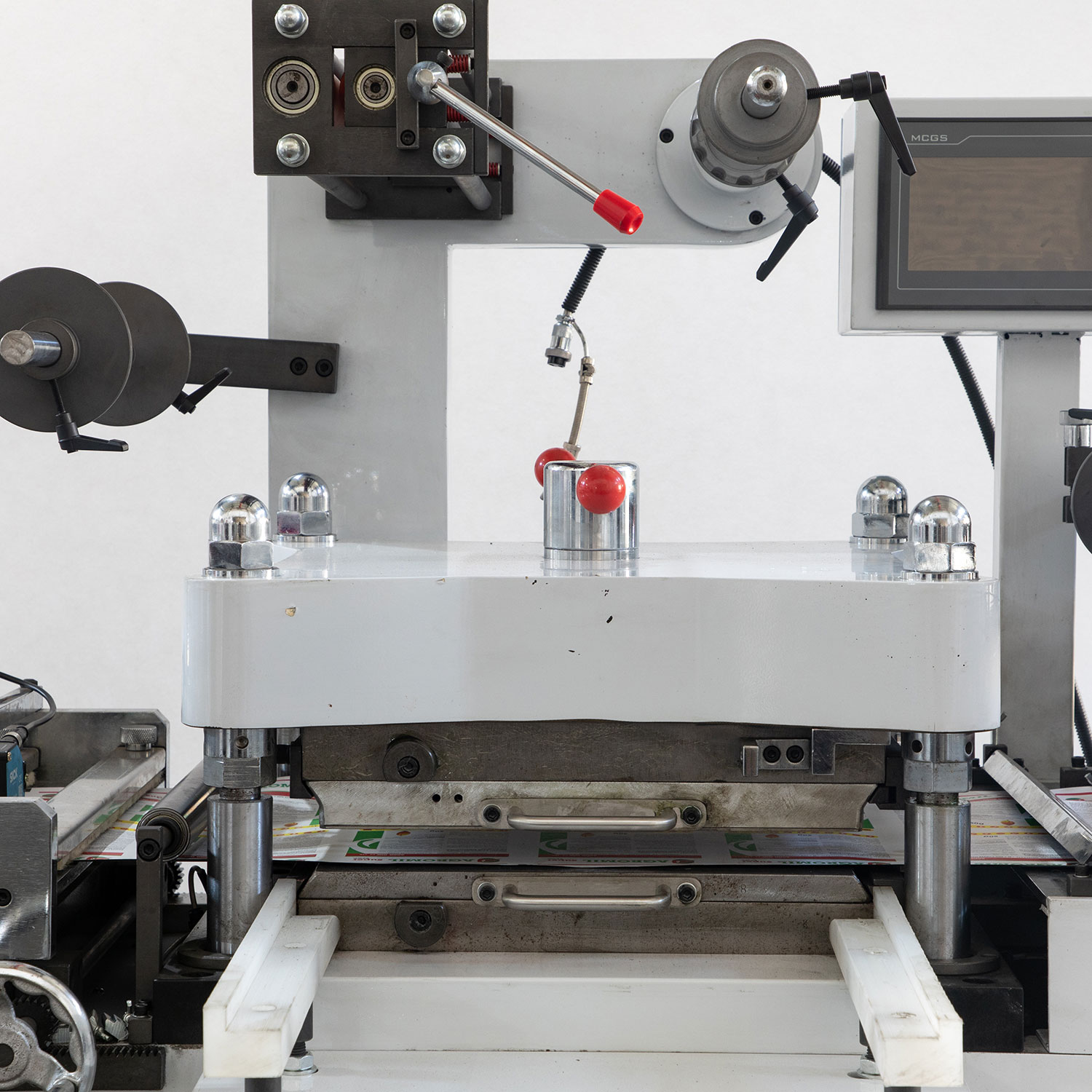  <span style="color:#ffffff;">Máquina troqueladora de superficie plana</span> 